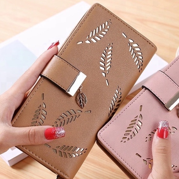 Tan women’s wallet leaf embellishments - Picture 8 of 8